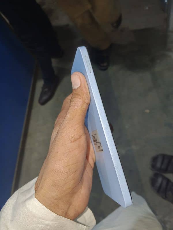 realme Note 50 4/64 with box and charger 4