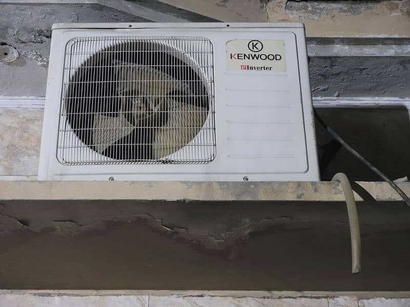 Kenwood KDC 18S is a 1.5-ton inverter AC 2