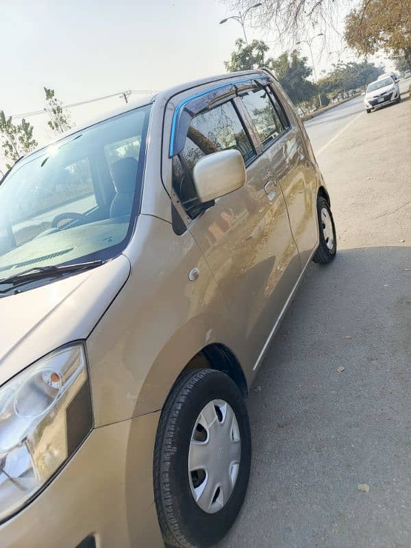 Suzuki Wagon R 2015 1