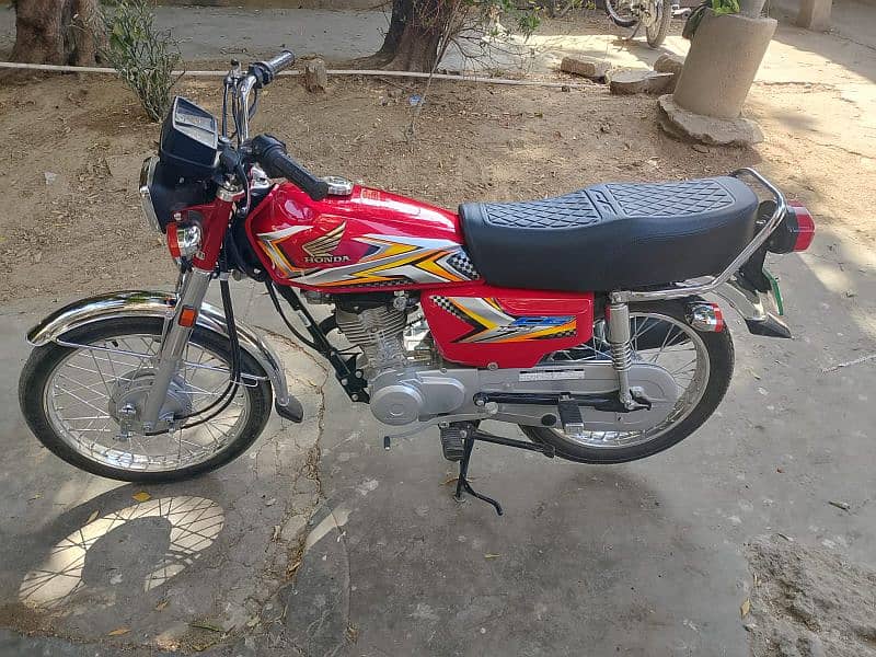 CG125 Honda 2024 Ka 11 month Ke haii model 2025 haii condition 10 by10 0