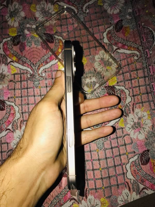 iPhone 16 pro max desert titanium 2