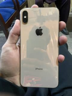 XS Max with box