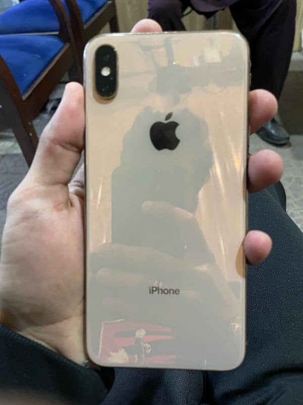 XS Max with box 0