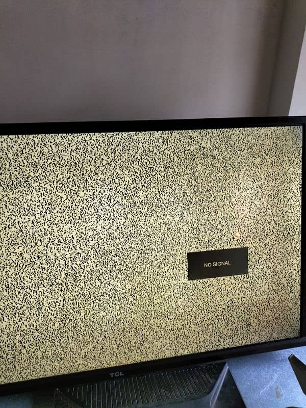 TCL led with box in new condition 32inch simple 2