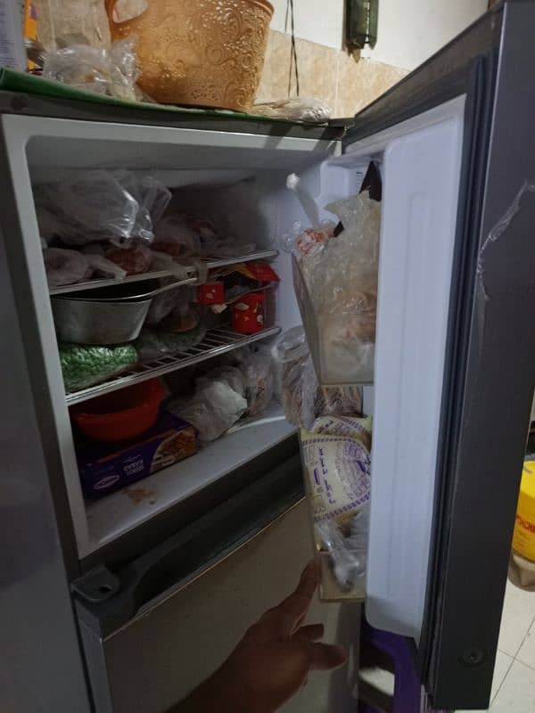 Haier Fridge in Excellent Condition 3