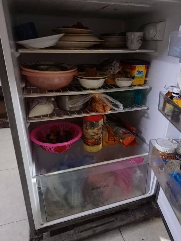 Haier Fridge in Excellent Condition 4