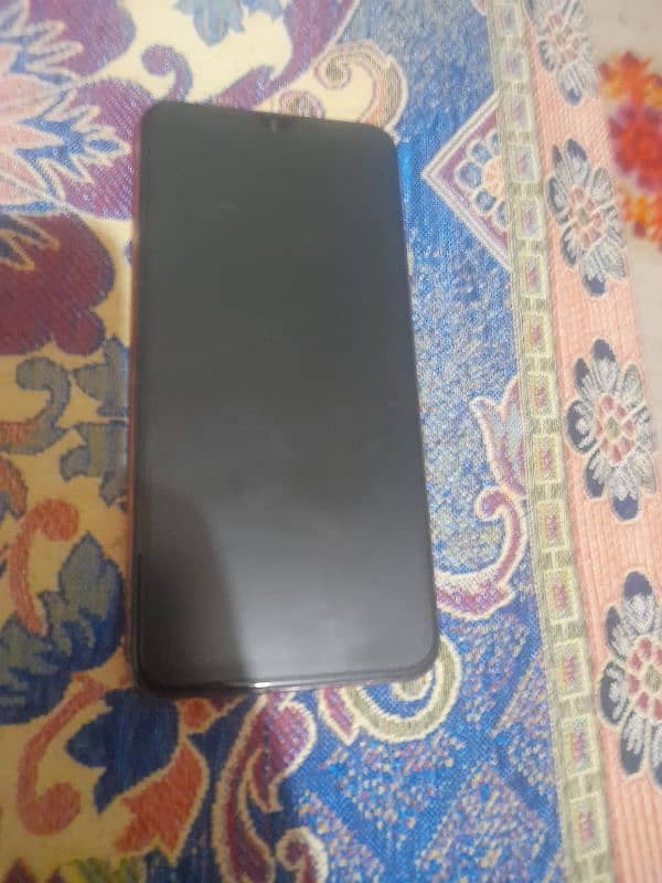 Vivo y17 urgent sale. Original 4gb ram 128gb rom 4