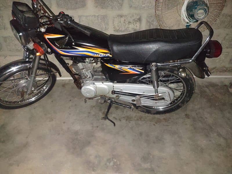 honda125 mera watsup 03293019266 2