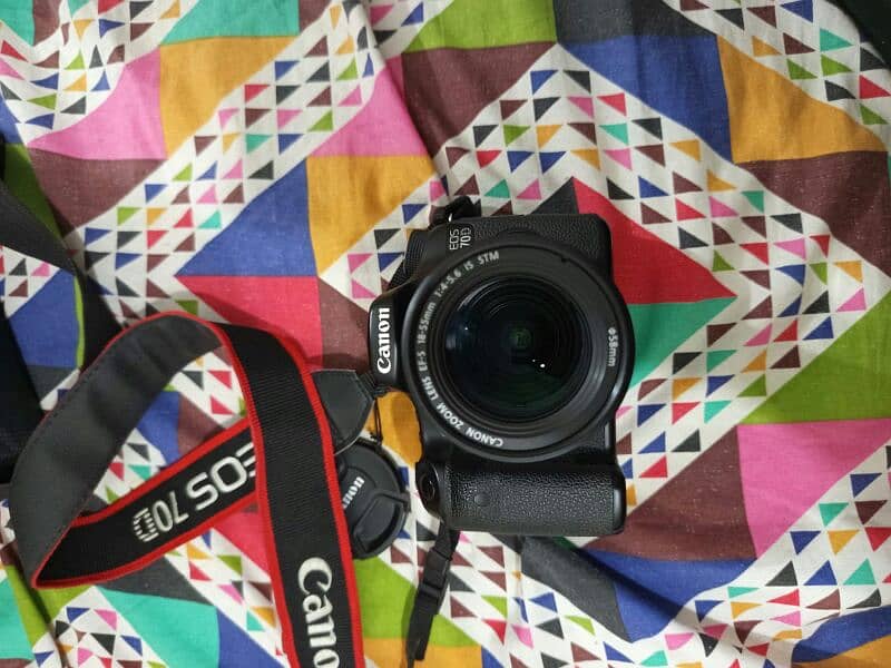 DALR Canon EOS 70 D JUST LIKE BRAND NEW 9