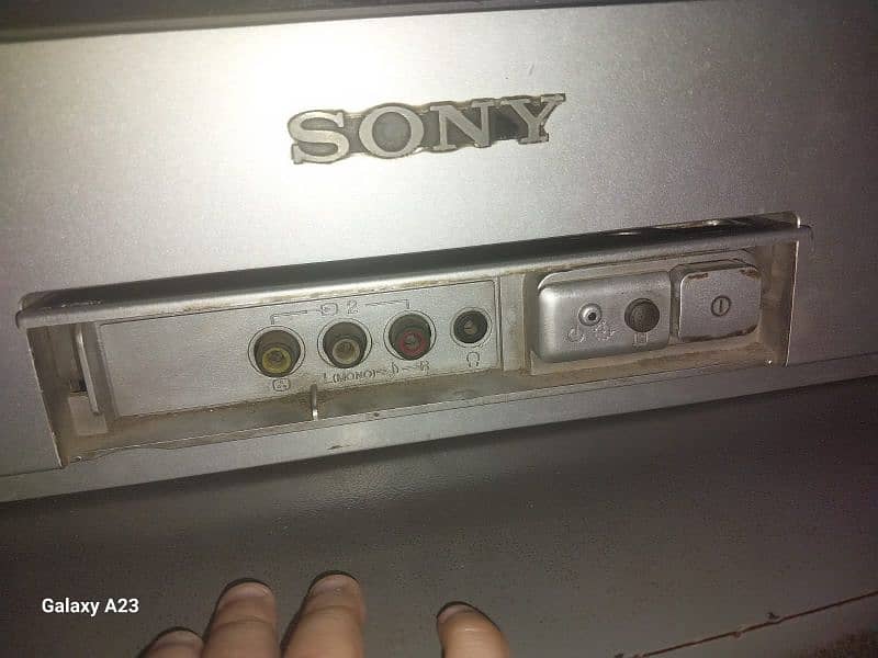 Sony mega size 21 inch 13