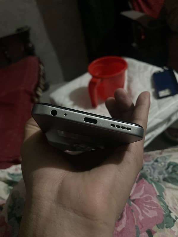 infinix smart 9 hd 10/10 condition 4/64 urgent sale 3