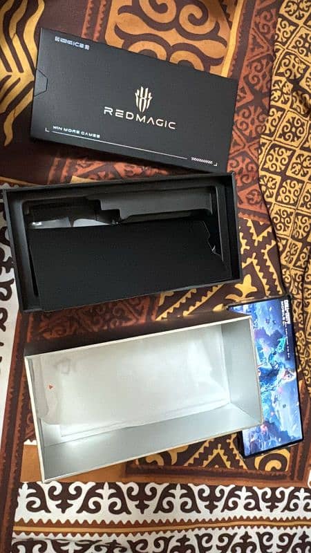 Redmagic 9s Pro 12/256 brand new complete Box 7