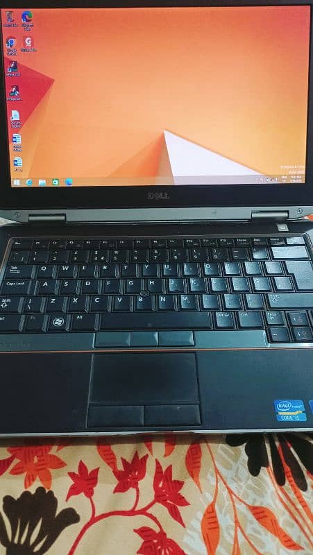 Dell latitude E6320 core i5 2gb generation 3