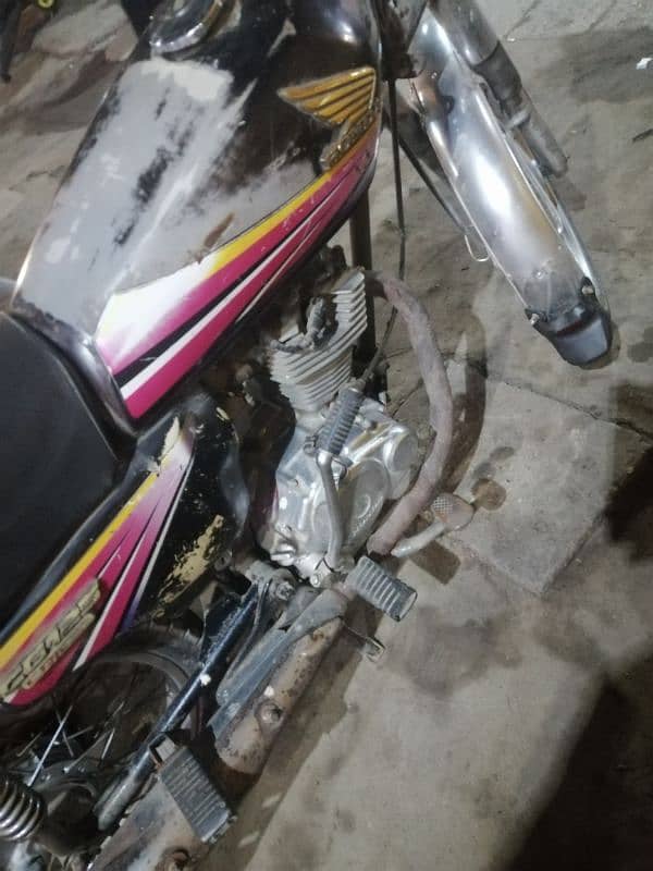 honda 125 model 2013 cell number 03322768005 5