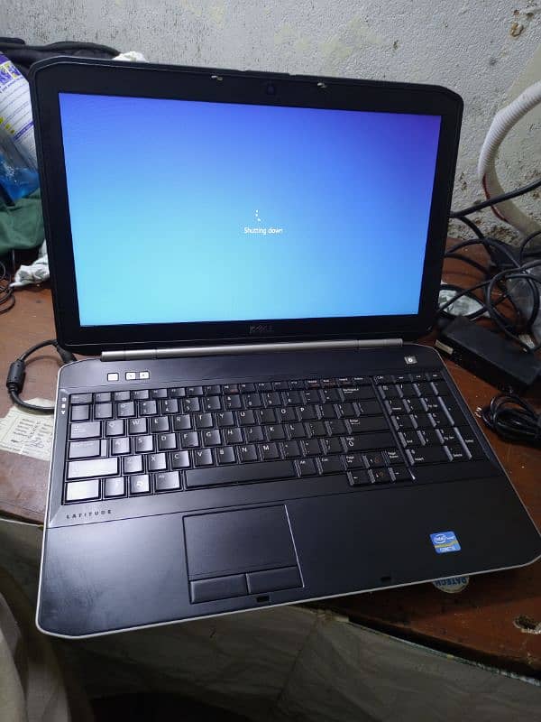 Dell latitude 5520 1