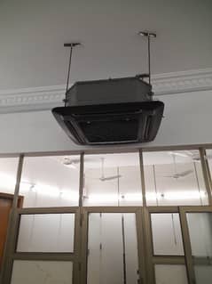 Daikin 2.5 Ton Ceiling Cassatte AC