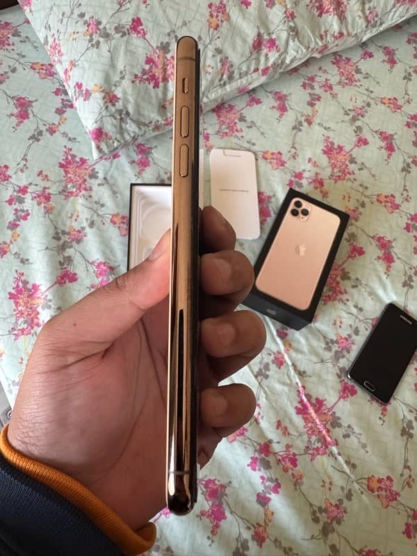 Iphone 11 pro max 64gb Non pta 10/10 1