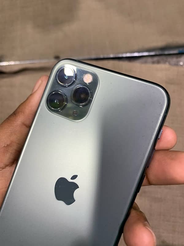 iphone 11 pro 64 GB dual sim approved 1