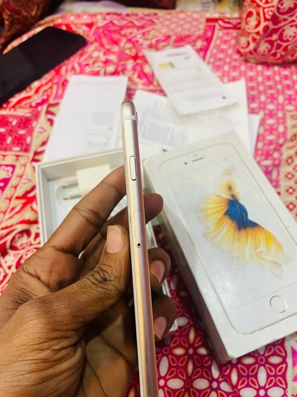 iPhone 6s 64gb pta approved all ok rate fnf 9