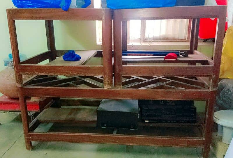 3 Wooden Tables For Sale 2 Small 1 Large (one piece bhi la sakhta han) 3