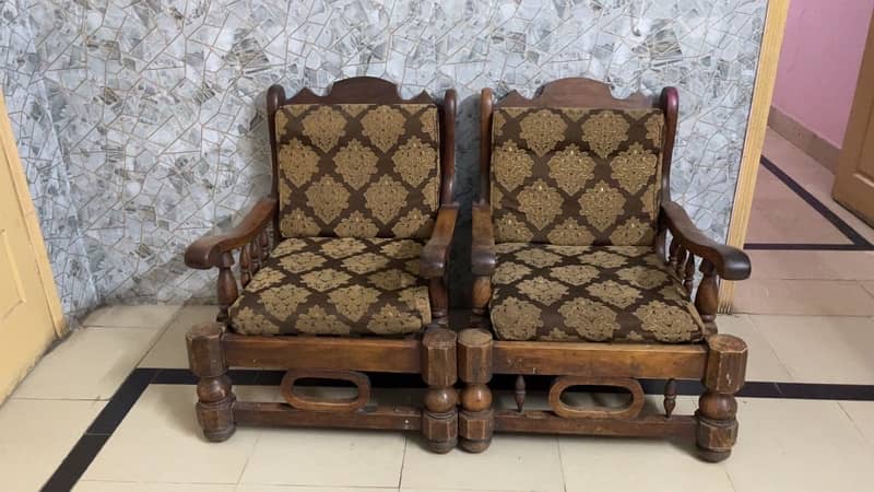 used 5 seater pure wooden sofa set for sale urgently condition 9by 10 0