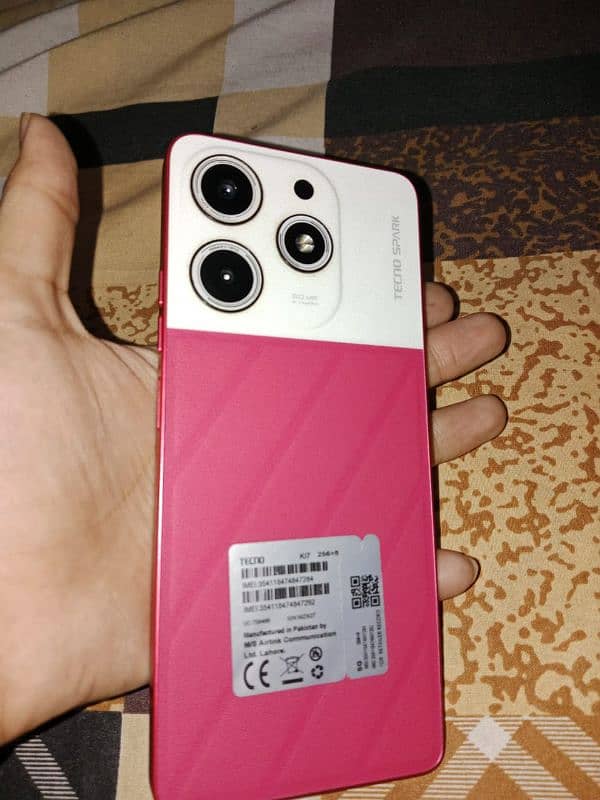 techno spark 10pro colour pink and white 10 by 10 condition 7