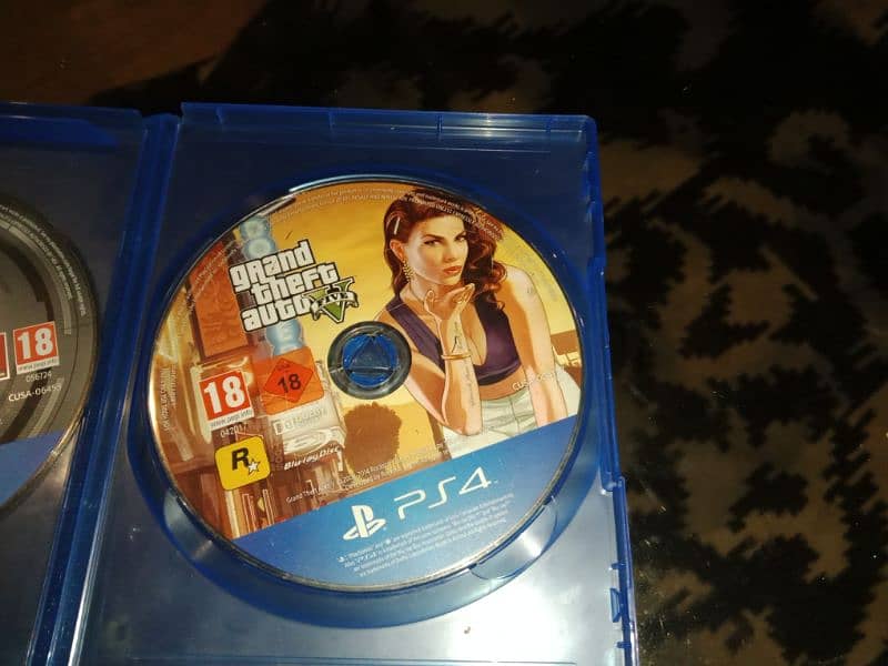 Play Station 4(PS4) WITH DUAL SHOCK 4(CONTROLLER) GTA V, CALL OF DUTY 10