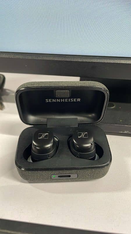 sennheiser momentum wireless 3 earbuds 1