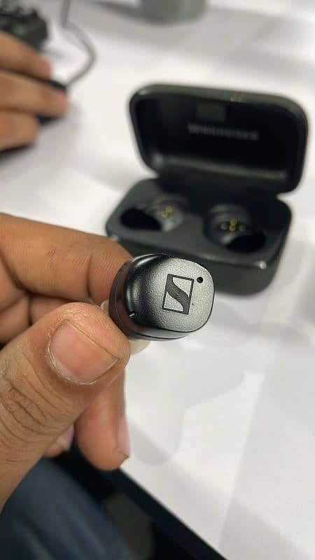 sennheiser momentum wireless 3 earbuds 3