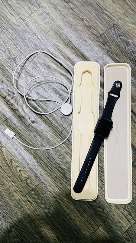 Apple watch series 1, Aluminium 42 mm, silver color. 9.5/10 condition 3