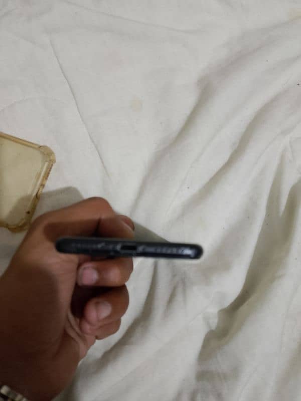 iphone 7 128 gb all ok ha finger not working Baki ok ha khoi Msla ni 1