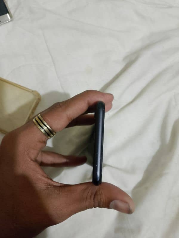 iphone 7 128 gb all ok ha finger not working Baki ok ha khoi Msla ni 4