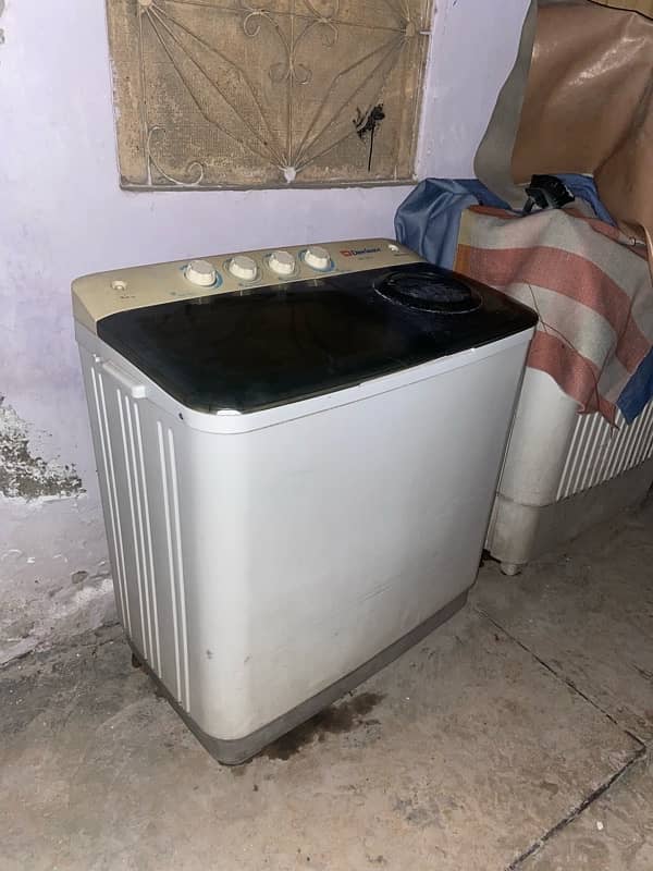 Washing Machine & Dryer 1