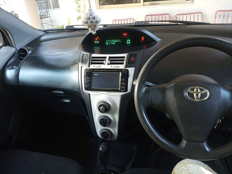 Toyota Vitz 2007 6