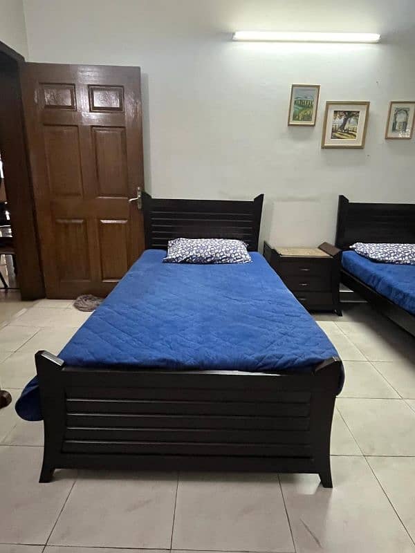 2 single pure wood beds with side table & 2 foam new mattresses 8