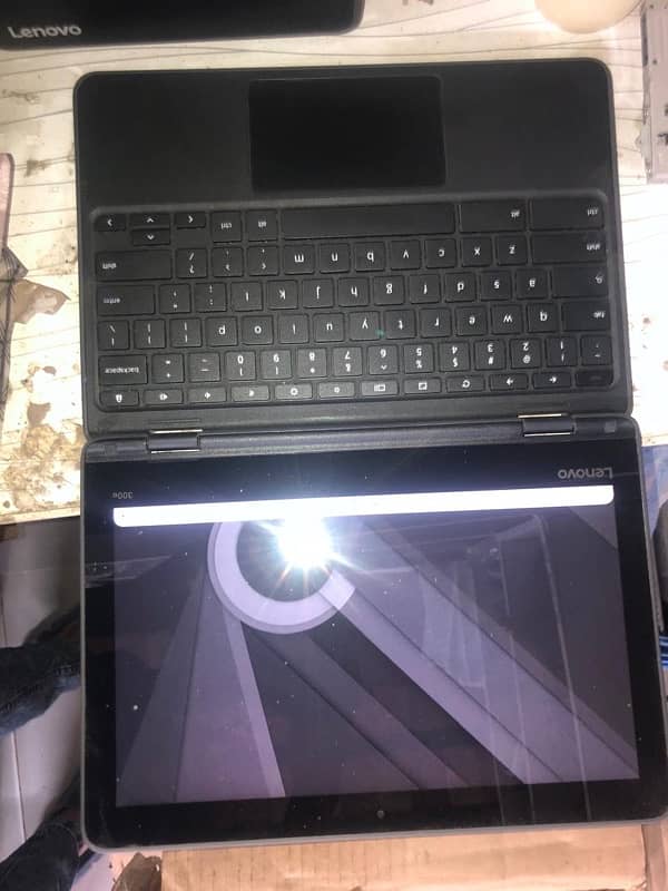 Lenovo Chrome book e300 2