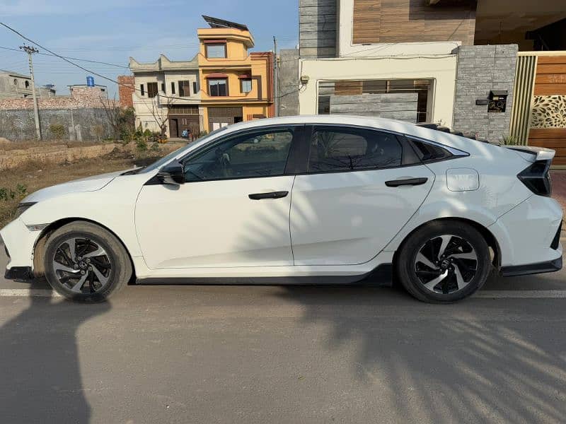 Honda Civic VTi Oriel Prosmatec 2017 (1.8) 6