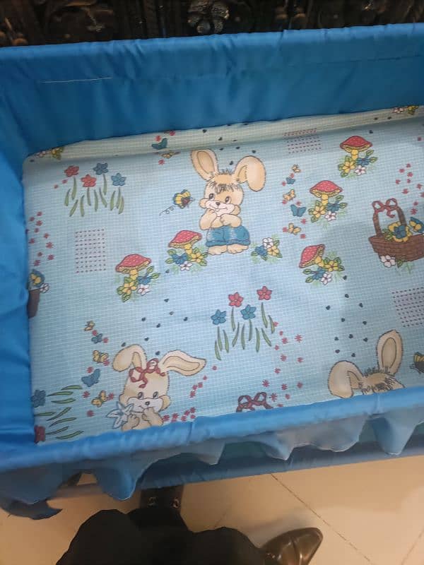 baby cot very new aik din b use n hva brand ne 1