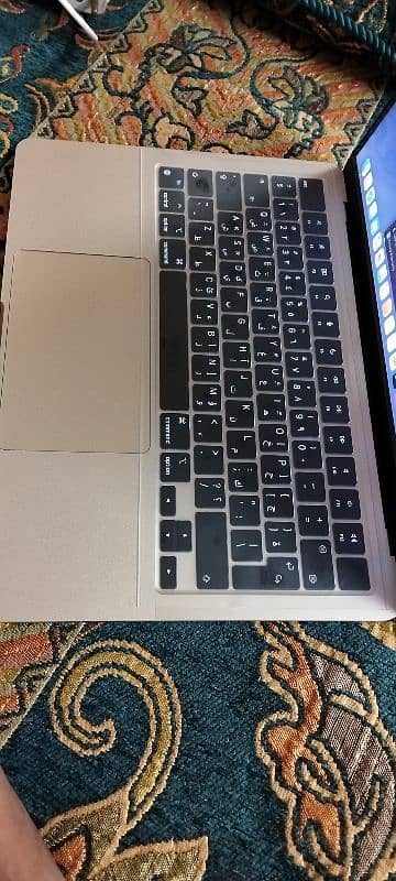 Macbook Air M2, 8/256, with 8 month warranty 1