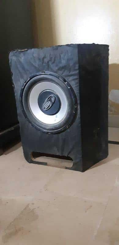 12 Inch woofer with box & 5 channel amp 2