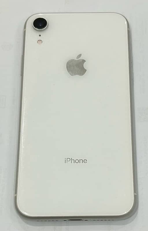 iPhone XR 1