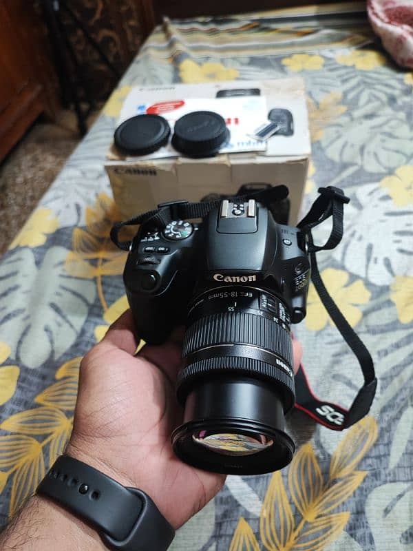 Canon 200d 18/55 Nano Stm lens, complete box 1