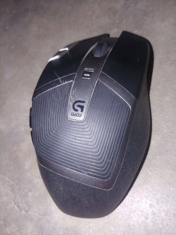 logitech G602 gaming Mouse 1