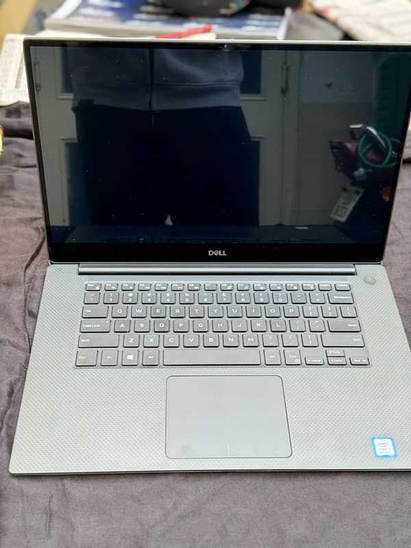 Dell Precision 5540 i7-9th Gen 32gb ram 512gb Nvme . . 4gb card 1