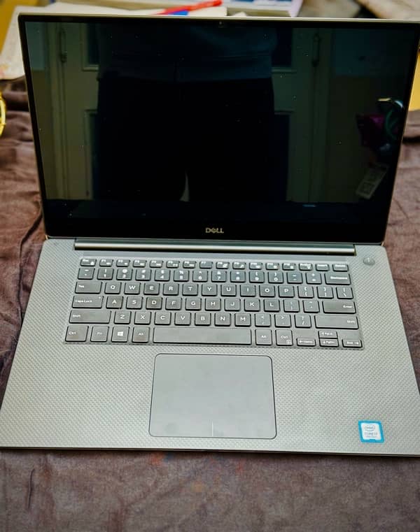 Dell Precision 5540 i7-9th Gen 32gb ram 512gb Nvme . . 4gb card 11