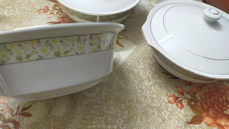 6 bowls crockery 2