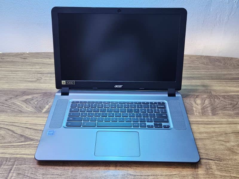 Acer Laptop with Charger 0