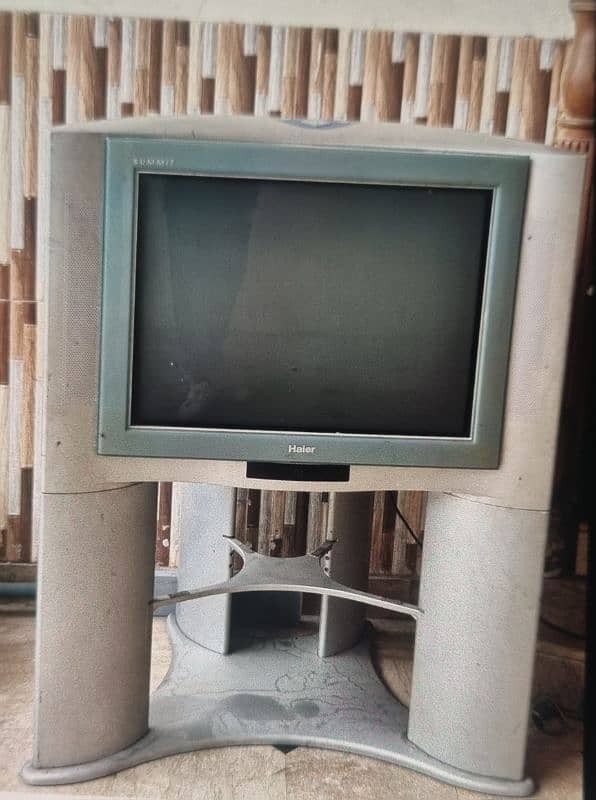 LCD TV 2