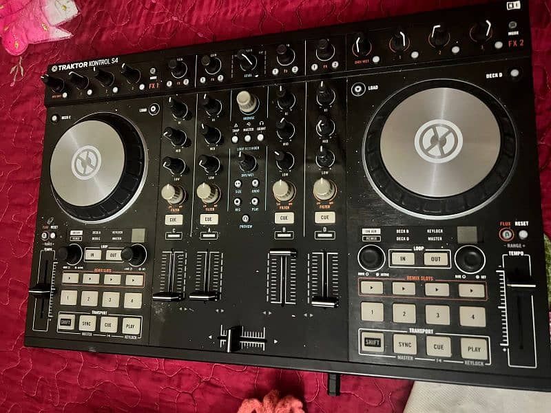 Traktor s4 mk2 0