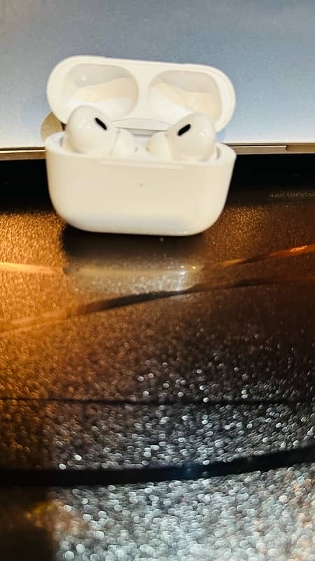 Apple airpods 2 in warrenty 2